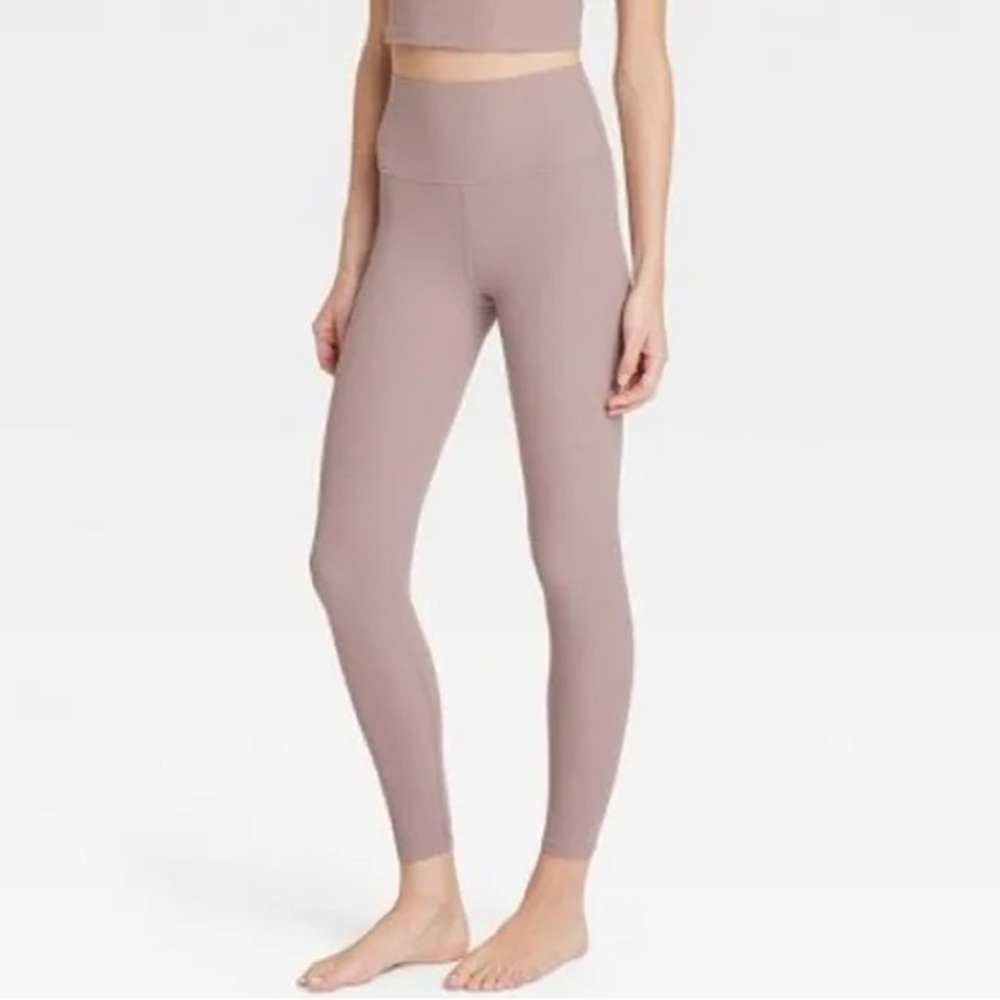 All in Motion Women's Everyday Soft High-Rise Rib 7/8 Leggings - Taupe